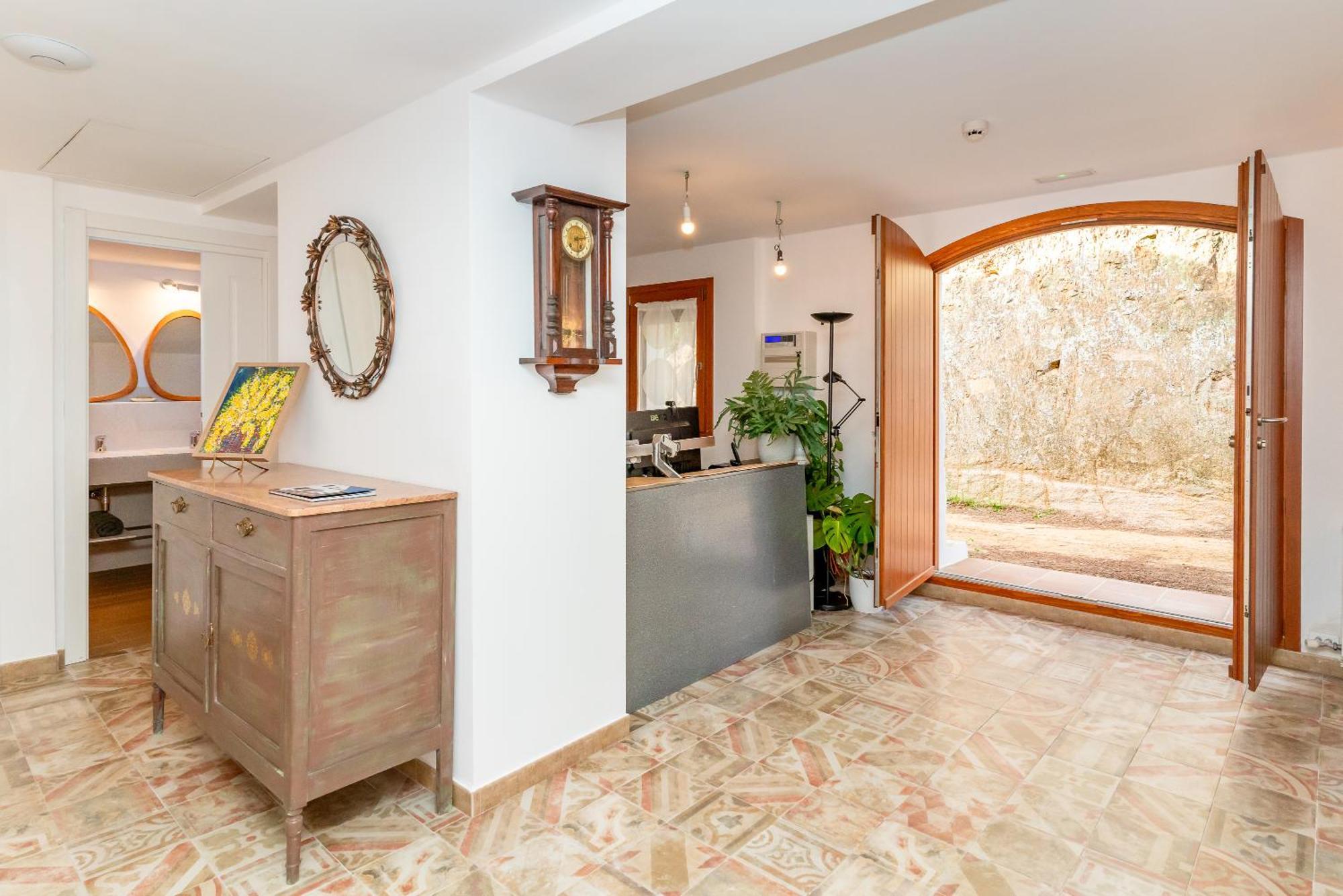 La Terraza - Grosszuegiges Appartment In Katalanischer Masia Sant Iscle De Vallalta Ngoại thất bức ảnh